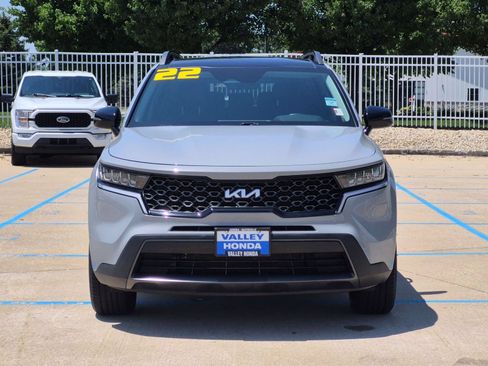 Used 2022 Kia Sorento S w/ Panoramic Sunroof Package AWD/4WD image 3