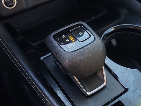 Used 2023 Nissan Rogue SL w/ SL Premium Package image 23