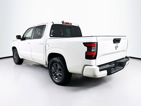 Used 2025 Nissan Frontier SV image 5
