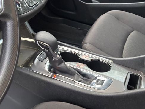 Used 2024 Chevrolet Malibu LT image 11