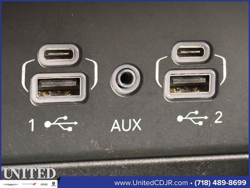 Used 2023 Jeep Grand Cherokee L Laredo image 30