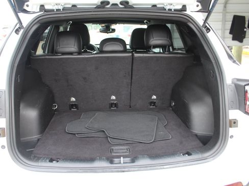 Used 2024 Jeep Compass Latitude AWD/4WD image 21