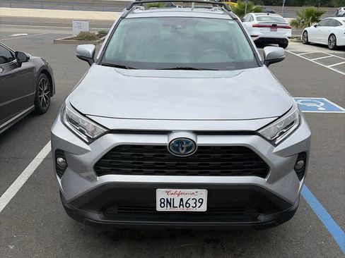 Used 2020 Toyota RAV4 XLE w/ Convenience Package image 3