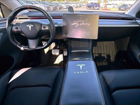 Used 2023 Tesla Model Y Performance AWD/4WD image 10