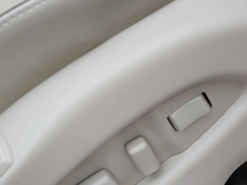 Used 2016 Cadillac SRX Luxury w/ Driver Awareness Package image 9