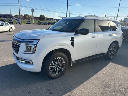 New 2025 Nissan Armada SL w/ Captain's Chari Seat Package AWD/4WD image 6