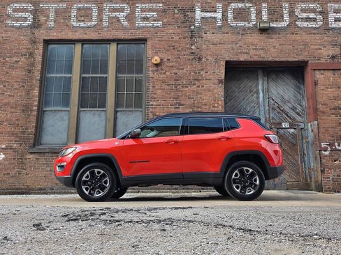 Used 2018 Jeep Compass Trailhawk w/ Navigation Group image 19