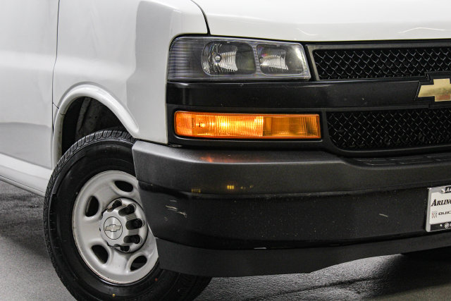 Used 2019 Chevrolet Express 3500 w/ Driver Convenience Package RWD image 3