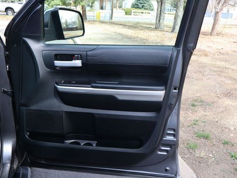 Used 2017 Toyota Tundra Limited image 27
