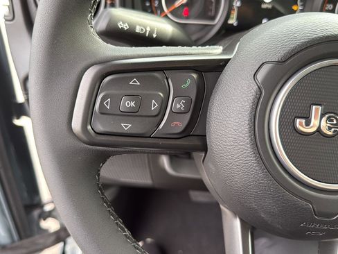 New 2025 Jeep Gladiator Mojave image 15