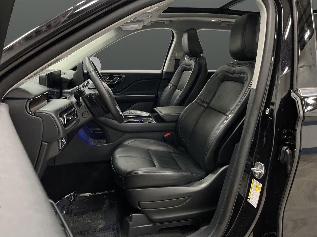 Used 2025 Lincoln Aviator Reserve AWD/4WD image 4