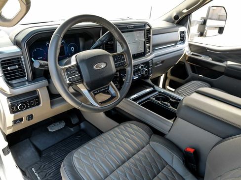 Used 2025 Ford F450 Platinum w/ Platinum Plus Package image 3