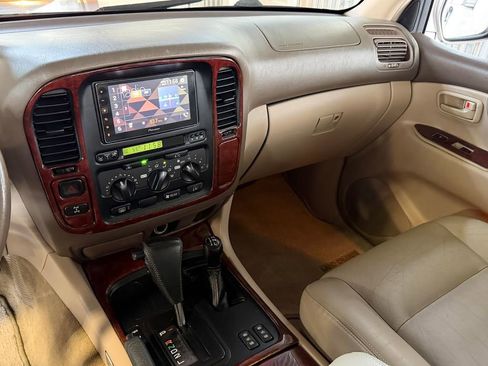 Used 2000 Toyota Land Cruiser AWD/4WD image 12