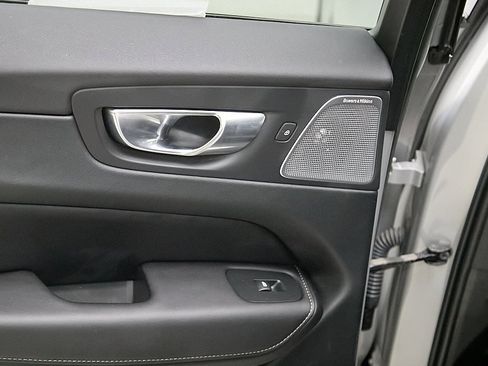 Certified 2023 Volvo XC60 B5 Ultimate image 21