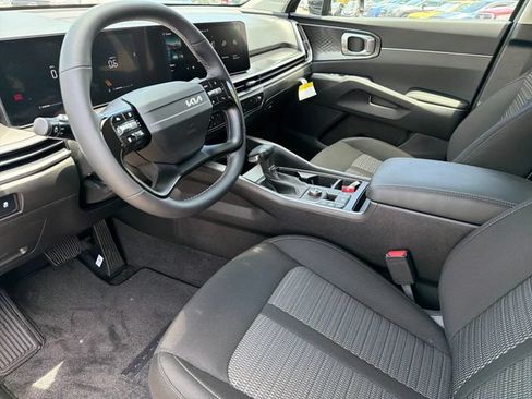 New 2026 Kia Sorento LX FWD image 16