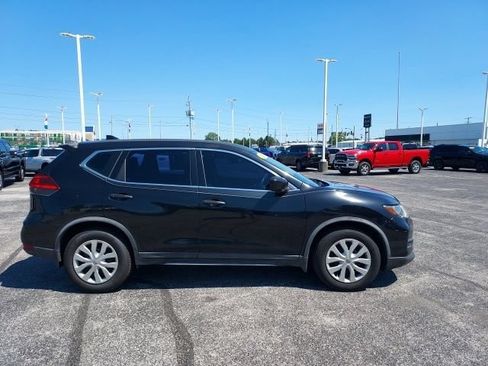 Used 2017 Nissan Rogue S FWD image 3