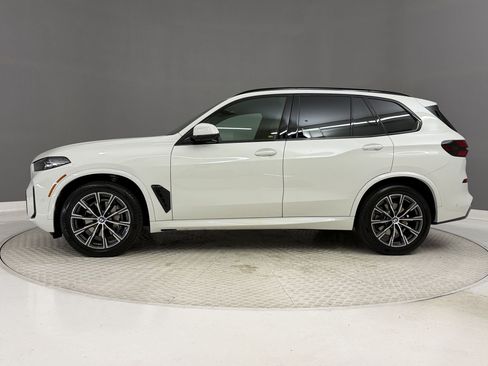 Used 2024 BMW X5 xDrive40i w/ M Sport Package AWD/4WD image 2