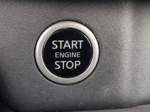 Used 2023 Nissan Rogue SV image 27