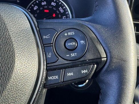 Used 2020 Toyota RAV4 XLE image 18