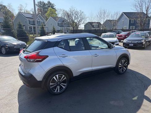 Used 2019 Nissan Kicks FWD image 6