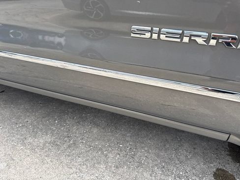 Used 2017 GMC Sierra 1500 SLT w/ SLT Premium Package RWD image 9