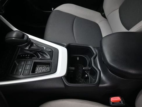Used 2025 Toyota RAV4 XLE FWD image 20