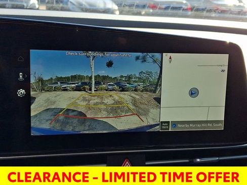 Used 2024 Hyundai Elantra SEL image 18