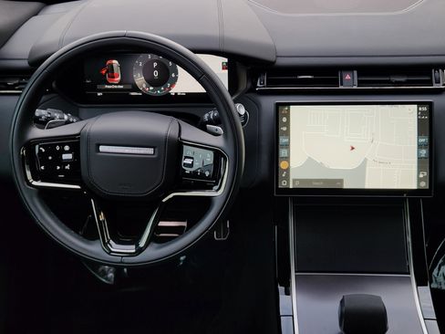 Certified 2026 Land Rover Range Rover Velar Dynamic SE image 28