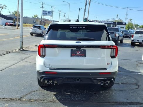 Used 2025 Ford Explorer ST w/ Sun And Sound Package AWD/4WD image 5