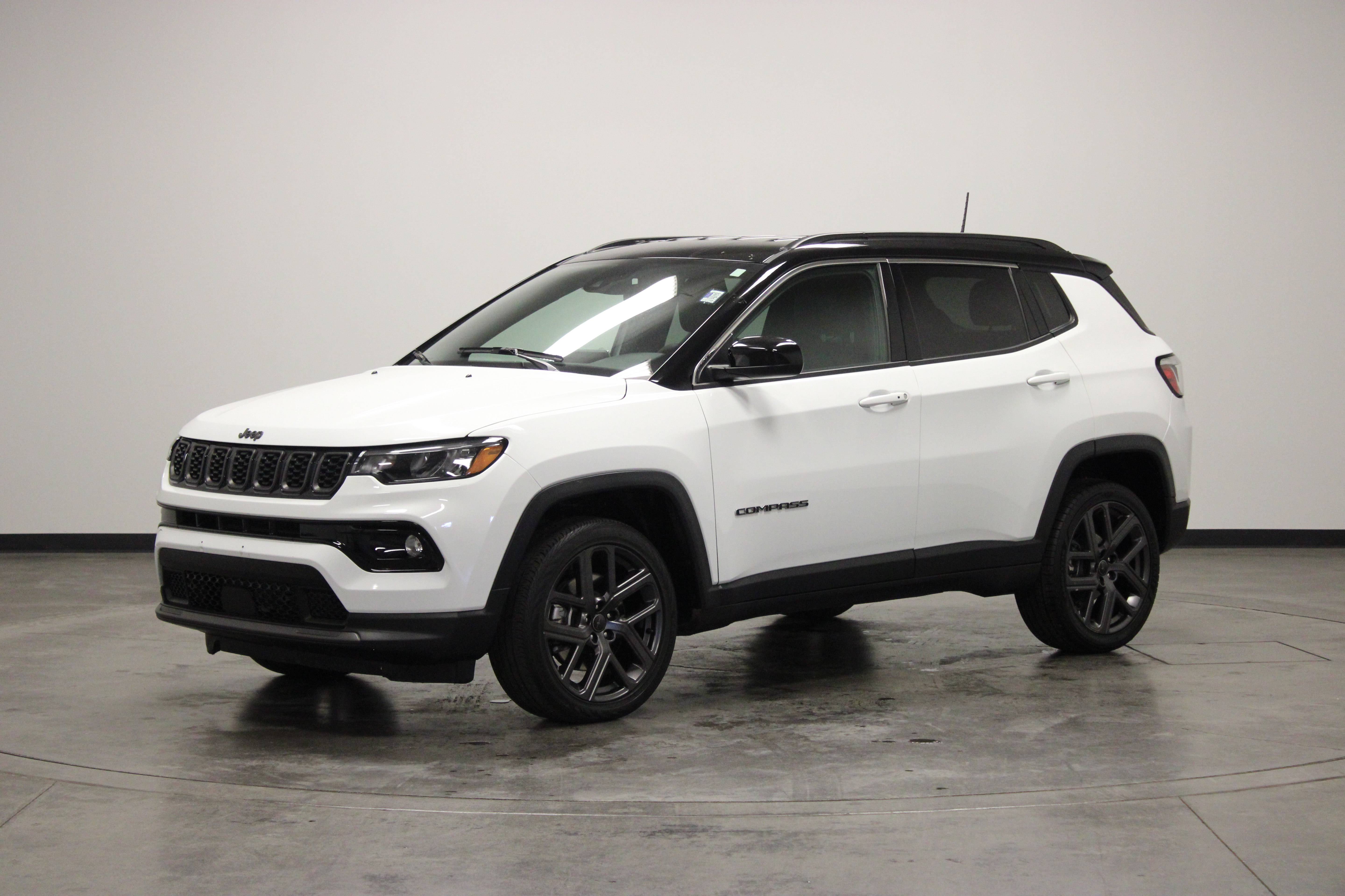 Used 2026 Jeep Compass Limited AWD/4WD image 4