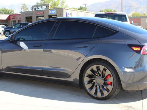 Used 2021 Tesla Model 3 Performance image 35