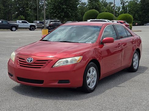 Used 2009 Toyota Camry LE FWD image 2