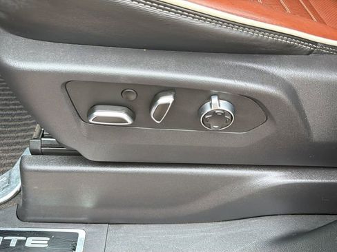 Used 2025 GMC Sierra 3500 Denali Ultimate image 21