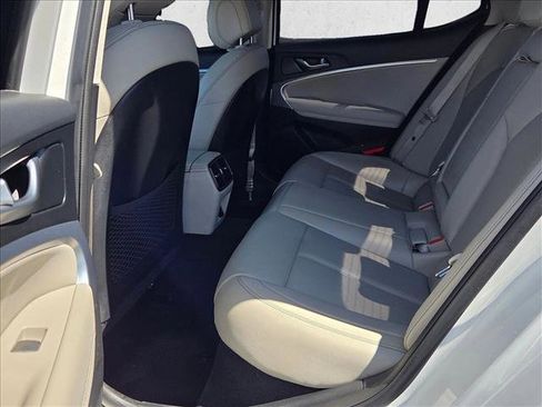 Used 2020 Genesis G70 2.0T image 18