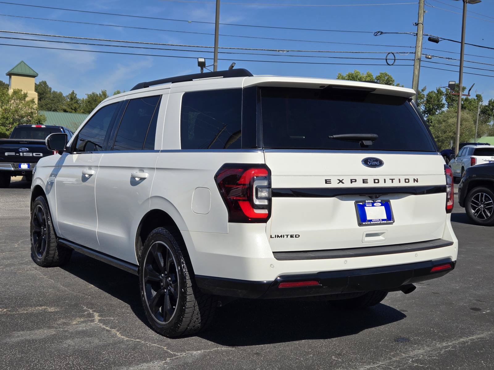 Used 2022 Ford Expedition Limited AWD/4WD image 12