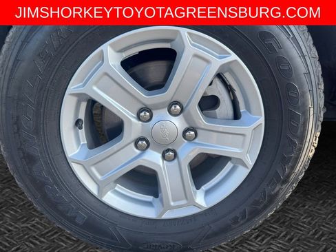 Used 2022 Jeep Wrangler Sport AWD/4WD image 11
