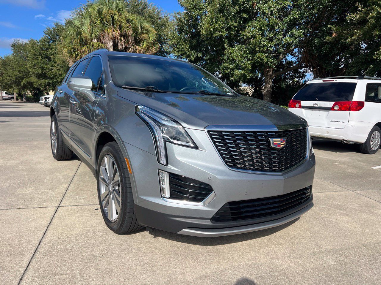 Used 2025 Cadillac XT5 Premium Luxury w/ LPO, Floor Liner Package AWD/4WD image 10