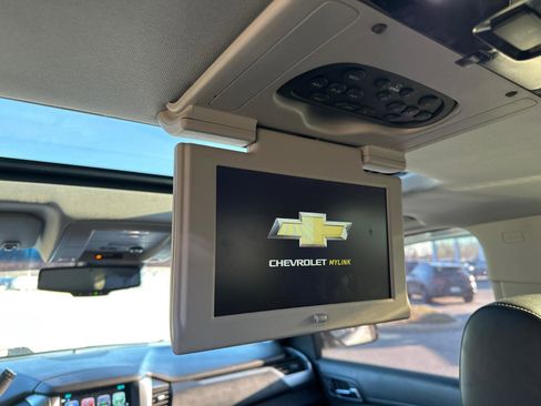 Used 2019 Chevrolet Suburban Premier image 12