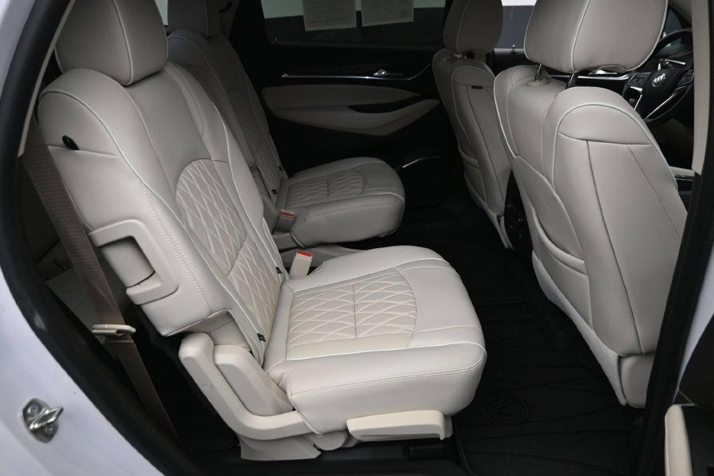 Used 2023 Buick Enclave Avenir w/ Avenir Technology Package AWD/4WD image 10