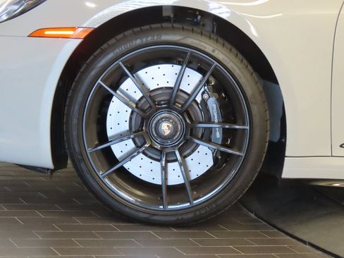 Used 2024 Porsche 911 Carrera GTS RWD image 19