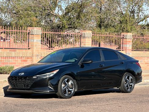 Used 2023 Hyundai Elantra SEL w/ Convenience Package image 1