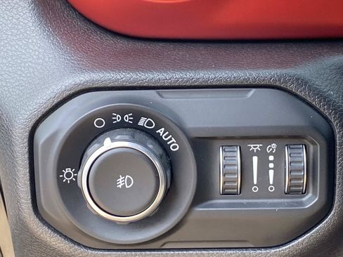 Used 2021 Jeep Wrangler Unlimited Rubicon AWD/4WD image 23
