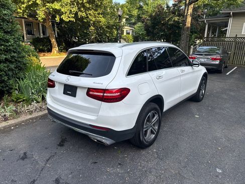Used 2017 Mercedes-Benz GLC 300 4MATIC w/ Premium 2 Package image 5