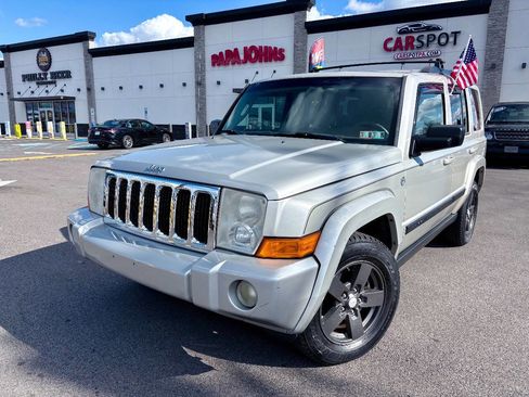 Used 2007 Jeep Commander Sport image 1