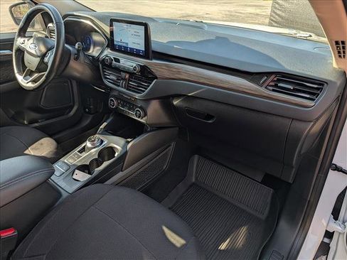 Used 2020 Ford Escape Titanium image 14