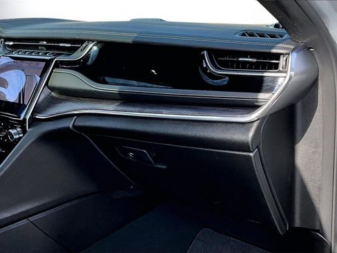 Used 2022 Jeep Grand Cherokee Overland w/ Advanced Protech Group III image 20