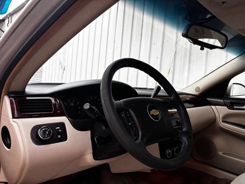 Used 2011 Chevrolet Impala LS image 9