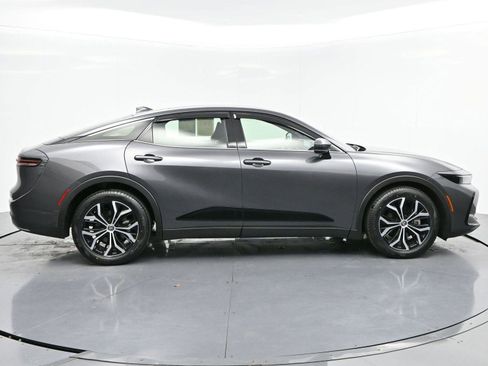 Used 2023 Toyota Crown Limited image 8