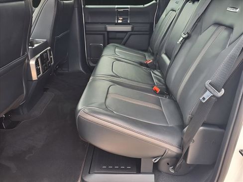 Used 2022 Ford F250 Platinum image 14