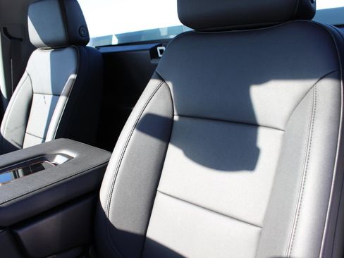 New 2024 GMC Sierra 2500 Pro image 19